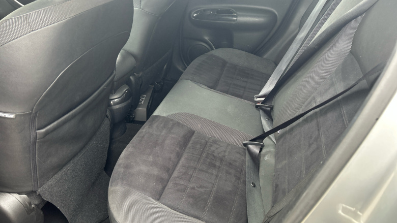 Nissan Juke 1.5 dCi N-Connecta 5dr Diesel Hatchback